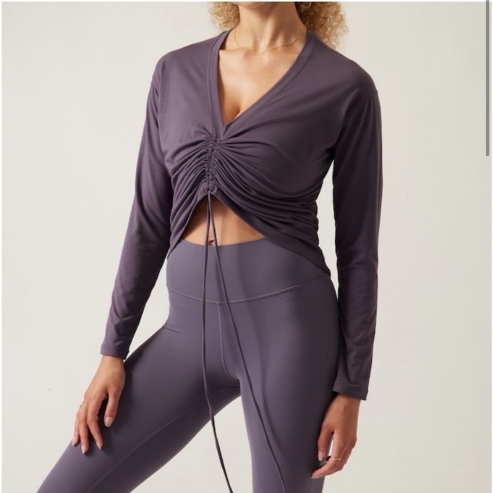 ATHLETA PURPLE CROSSOVER RUCHED ATHLETIC TOP SIZE XXS